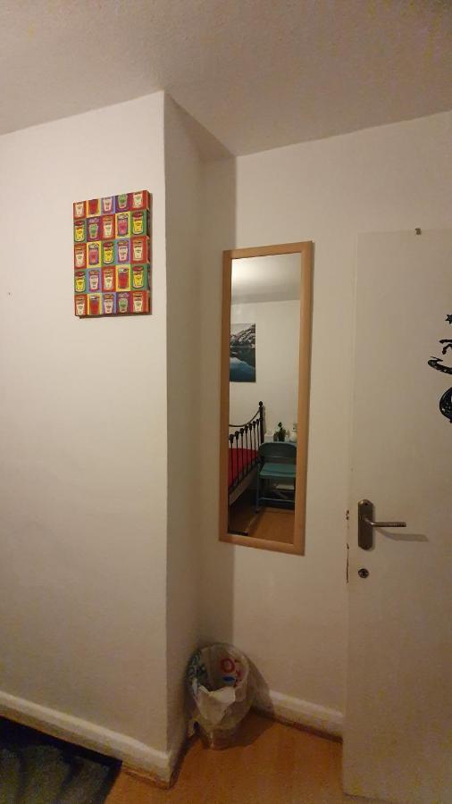 Merciful King Room, In Zone 2-3 Лондон Екстериор снимка