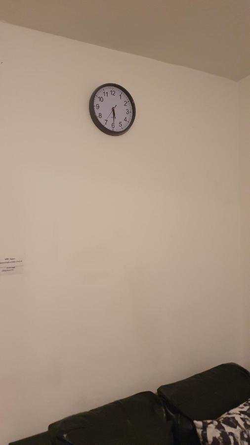 Merciful King Room, In Zone 2-3 Лондон Екстериор снимка