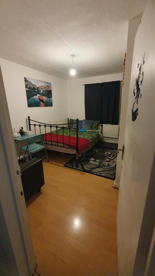 Merciful King Room, In Zone 2-3 Лондон Екстериор снимка