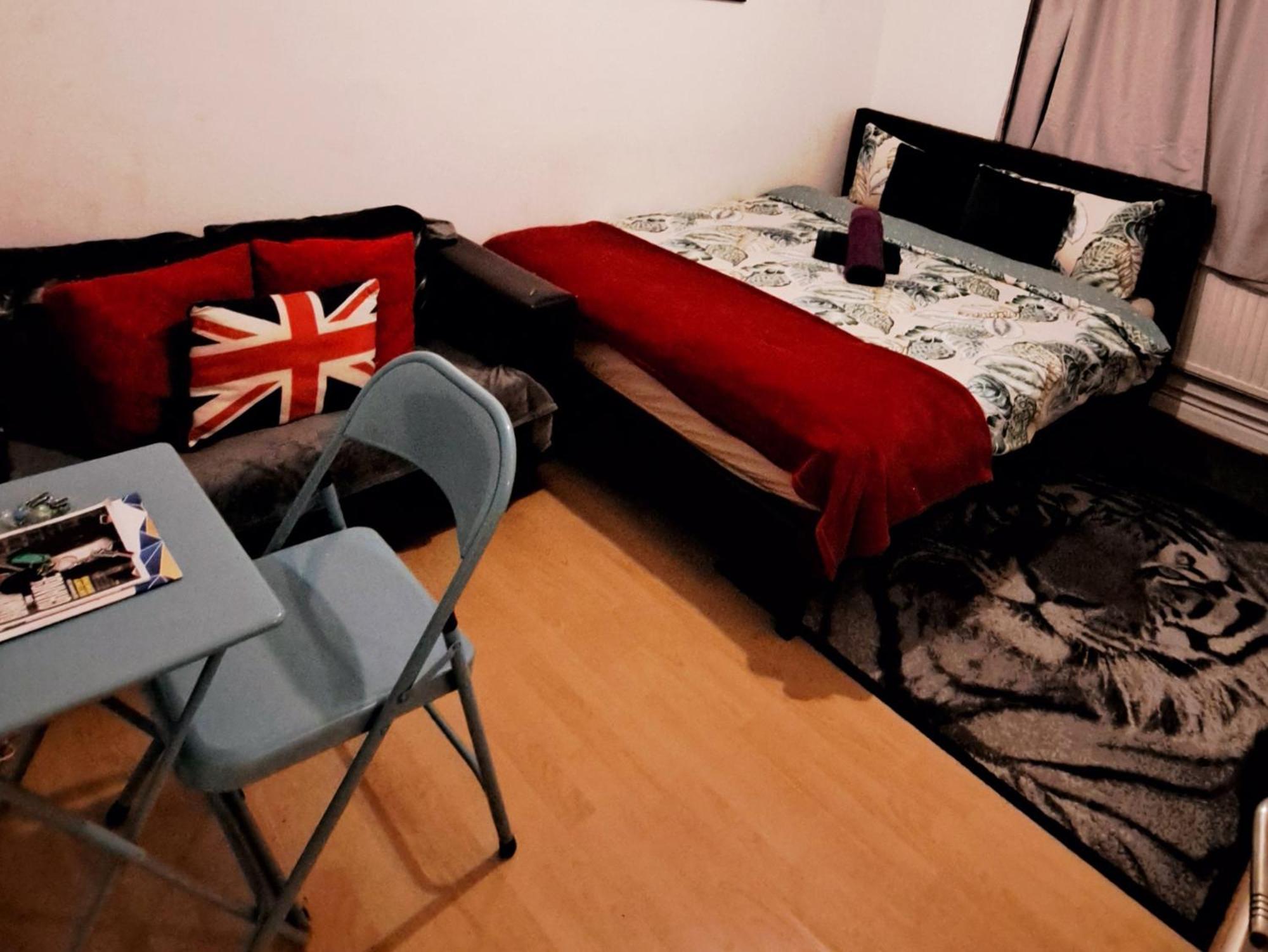 Merciful King Room, In Zone 2-3 Лондон Стая снимка
