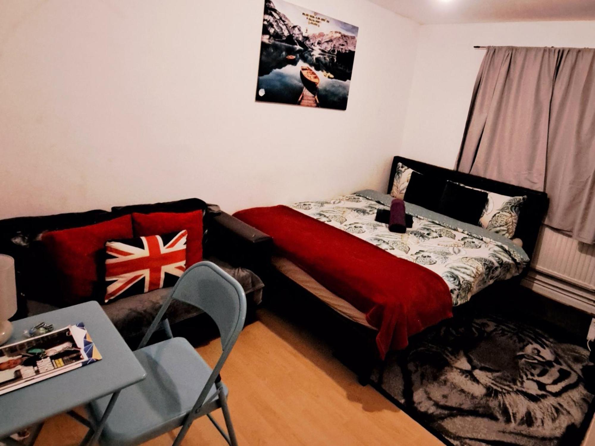 Merciful King Room, In Zone 2-3 Лондон Екстериор снимка